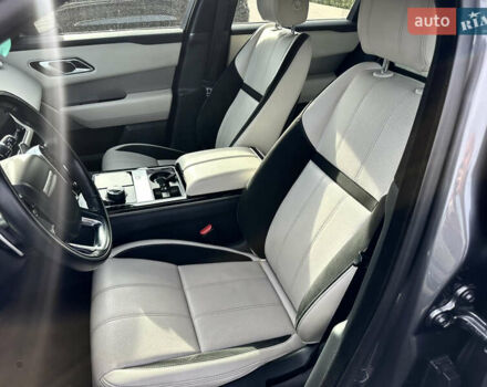 Серый Ленд Ровер Рендж Ровер Велар, объемом двигателя 2 л и пробегом 62 тыс. км за 39900 $, фото 9 на Automoto.ua