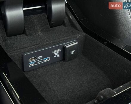 Серый Ленд Ровер Рендж Ровер Велар, объемом двигателя 3 л и пробегом 242 тыс. км за 25999 $, фото 88 на Automoto.ua