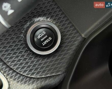 Серый Ленд Ровер Рендж Ровер Велар, объемом двигателя 3 л и пробегом 242 тыс. км за 25999 $, фото 55 на Automoto.ua
