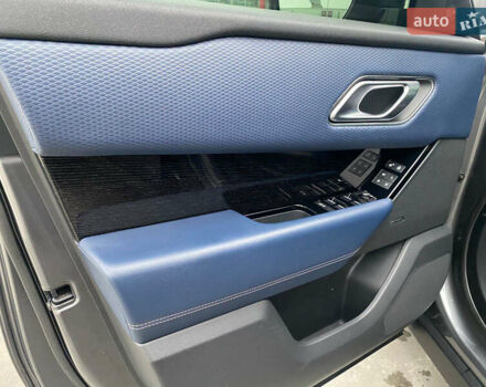 Сірий Ленд Ровер Рендж Ровер Велар, об'ємом двигуна 2 л та пробігом 103 тис. км за 35300 $, фото 23 на Automoto.ua