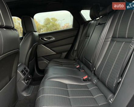 Серый Ленд Ровер Рендж Ровер Велар, объемом двигателя 3 л и пробегом 102 тыс. км за 38000 $, фото 31 на Automoto.ua