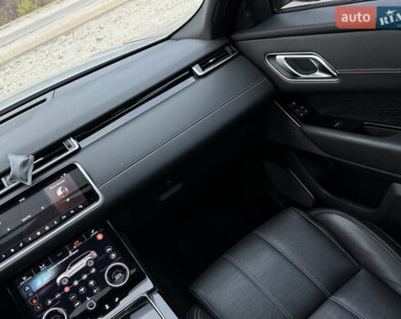 Серый Ленд Ровер Рендж Ровер Велар, объемом двигателя 3 л и пробегом 102 тыс. км за 38000 $, фото 36 на Automoto.ua