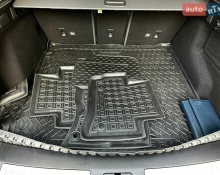 Серый Ленд Ровер Рендж Ровер Велар, объемом двигателя 2 л и пробегом 174 тыс. км за 33990 $, фото 57 на Automoto.ua