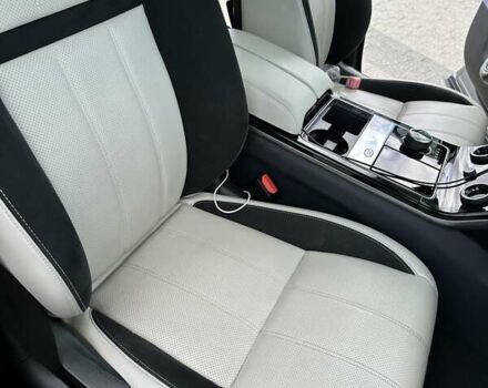 Сірий Ленд Ровер Рендж Ровер Велар, об'ємом двигуна 2 л та пробігом 138 тис. км за 42400 $, фото 24 на Automoto.ua