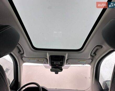 Серый Ленд Ровер Рендж Ровер Велар, объемом двигателя 2 л и пробегом 75 тыс. км за 29800 $, фото 17 на Automoto.ua