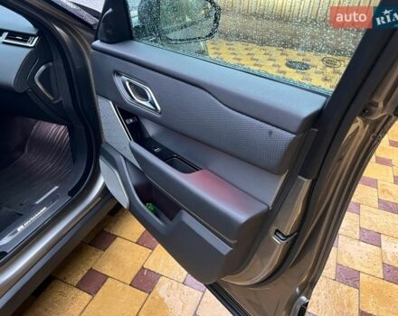 Сірий Ленд Ровер Рендж Ровер Велар, об'ємом двигуна 2 л та пробігом 71 тис. км за 45000 $, фото 24 на Automoto.ua