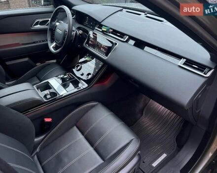 Сірий Ленд Ровер Рендж Ровер Велар, об'ємом двигуна 2 л та пробігом 71 тис. км за 45000 $, фото 25 на Automoto.ua