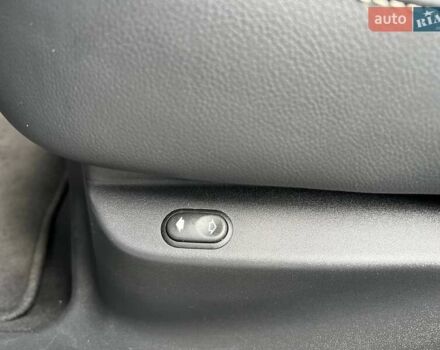 Серый Ленд Ровер Рендж Ровер Велар, объемом двигателя 3 л и пробегом 124 тыс. км за 53500 $, фото 29 на Automoto.ua