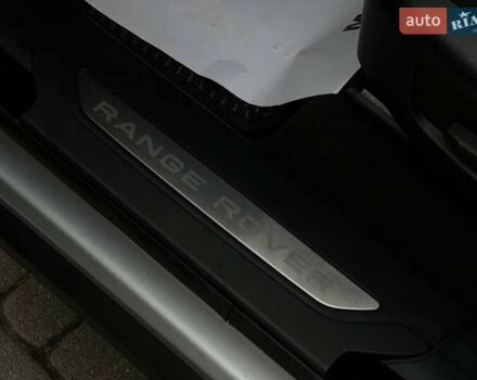Серый Ленд Ровер Рендж Ровер Велар, объемом двигателя 2 л и пробегом 81 тыс. км за 39500 $, фото 10 на Automoto.ua