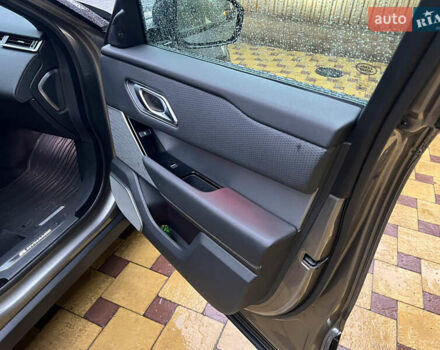 Сірий Ленд Ровер Рендж Ровер Велар, об'ємом двигуна 2 л та пробігом 70 тис. км за 45000 $, фото 20 на Automoto.ua