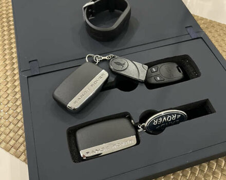 Сірий Ленд Ровер Рендж Ровер Велар, об'ємом двигуна 2 л та пробігом 70 тис. км за 45000 $, фото 33 на Automoto.ua