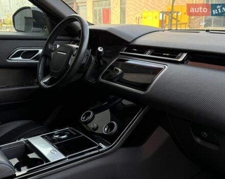 Сірий Ленд Ровер Рендж Ровер Велар, об'ємом двигуна 2 л та пробігом 92 тис. км за 32200 $, фото 8 на Automoto.ua