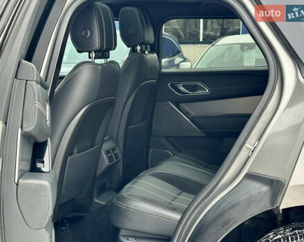 Сірий Ленд Ровер Рендж Ровер Велар, об'ємом двигуна 2 л та пробігом 61 тис. км за 37200 $, фото 20 на Automoto.ua