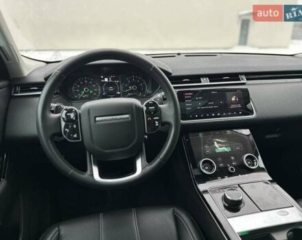 Серый Ленд Ровер Рендж Ровер Велар, объемом двигателя 2 л и пробегом 75 тыс. км за 29800 $, фото 10 на Automoto.ua