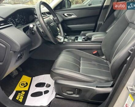 Серый Ленд Ровер Рендж Ровер Велар, объемом двигателя 2 л и пробегом 81 тыс. км за 38500 $, фото 12 на Automoto.ua