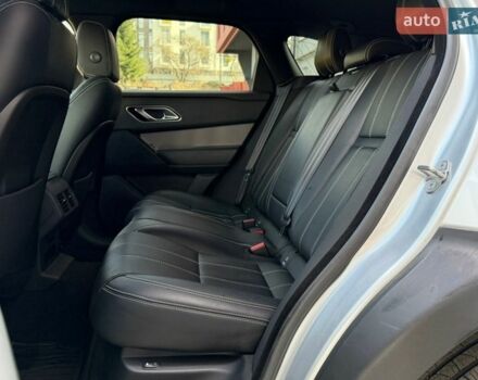 Сірий Ленд Ровер Рендж Ровер Велар, об'ємом двигуна 2 л та пробігом 92 тис. км за 32200 $, фото 12 на Automoto.ua