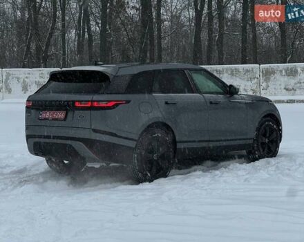 Серый Ленд Ровер Рендж Ровер Велар, объемом двигателя 2 л и пробегом 75 тыс. км за 29800 $, фото 4 на Automoto.ua