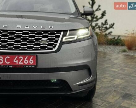 Серый Ленд Ровер Рендж Ровер Велар, объемом двигателя 2 л и пробегом 74 тыс. км за 30900 $, фото 1 на Automoto.ua