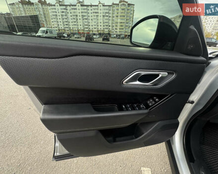 Ленд Ровер Рендж Ровер Велар 2019 в Ивано-Франковске на Automoto.ua Серый Ленд Ровер Рендж Ровер Велар, объемом двигателя 2 л и пробегом 81 тыс. км за 40900 $, фото 15 на Automoto.ua