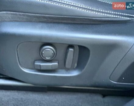 Серый Ленд Ровер Рендж Ровер Велар, объемом двигателя 2 л и пробегом 74 тыс. км за 30900 $, фото 13 на Automoto.ua