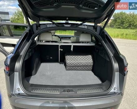 Сірий Ленд Ровер Рендж Ровер Велар, об'ємом двигуна 2 л та пробігом 138 тис. км за 42400 $, фото 18 на Automoto.ua