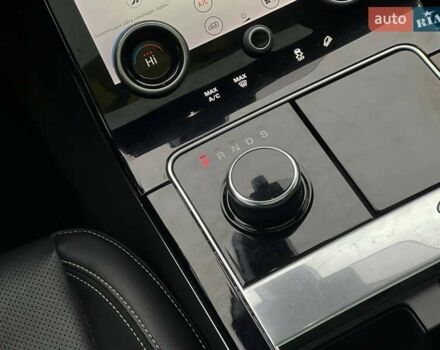 Серый Ленд Ровер Рендж Ровер Велар, объемом двигателя 2 л и пробегом 81 тыс. км за 39500 $, фото 23 на Automoto.ua