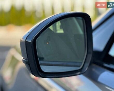 Серый Ленд Ровер Рендж Ровер Велар, объемом двигателя 2 л и пробегом 74 тыс. км за 33000 $, фото 28 на Automoto.ua