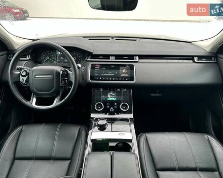 Серый Ленд Ровер Рендж Ровер Велар, объемом двигателя 2 л и пробегом 75 тыс. км за 29800 $, фото 8 на Automoto.ua