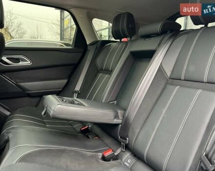 Серый Ленд Ровер Рендж Ровер Велар, объемом двигателя 2 л и пробегом 81 тыс. км за 38500 $, фото 24 на Automoto.ua