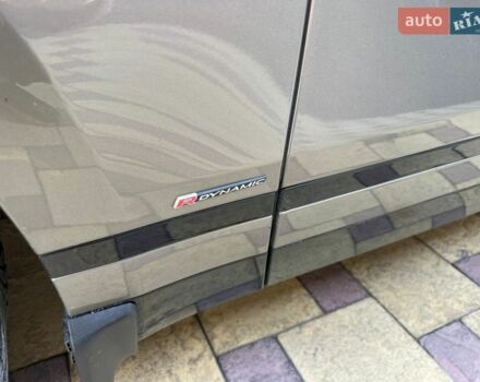 Сірий Ленд Ровер Рендж Ровер Велар, об'ємом двигуна 2 л та пробігом 71 тис. км за 45000 $, фото 13 на Automoto.ua