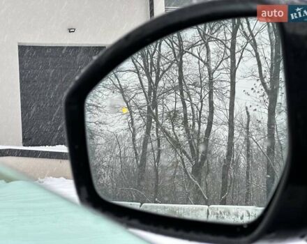 Серый Ленд Ровер Рендж Ровер Велар, объемом двигателя 2 л и пробегом 75 тыс. км за 29800 $, фото 19 на Automoto.ua