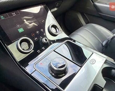 Серый Ленд Ровер Рендж Ровер Велар, объемом двигателя 2 л и пробегом 92 тыс. км за 32900 $, фото 22 на Automoto.ua