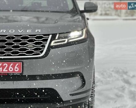 Серый Ленд Ровер Рендж Ровер Велар, объемом двигателя 2 л и пробегом 75 тыс. км за 29800 $, фото 7 на Automoto.ua