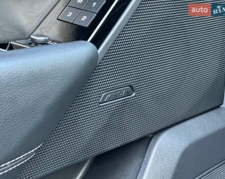 Серый Ленд Ровер Рендж Ровер Велар, объемом двигателя 2 л и пробегом 74 тыс. км за 30900 $, фото 11 на Automoto.ua