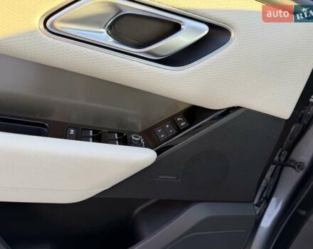 Серый Ленд Ровер Рендж Ровер Велар, объемом двигателя 2 л и пробегом 114 тыс. км за 39500 $, фото 11 на Automoto.ua