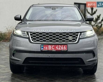 Серый Ленд Ровер Рендж Ровер Велар, объемом двигателя 2 л и пробегом 74 тыс. км за 30900 $, фото 2 на Automoto.ua
