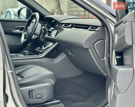 Сірий Ленд Ровер Рендж Ровер Велар, об'ємом двигуна 2 л та пробігом 61 тис. км за 37200 $, фото 25 на Automoto.ua