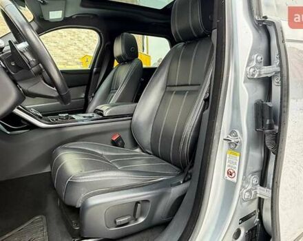 Серый Ленд Ровер Рендж Ровер Велар, объемом двигателя 2 л и пробегом 92 тыс. км за 32900 $, фото 19 на Automoto.ua