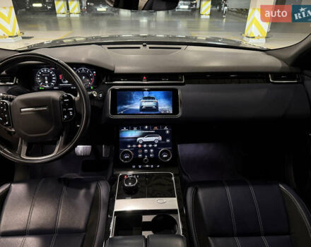 Серый Ленд Ровер Рендж Ровер Велар, объемом двигателя 2 л и пробегом 36 тыс. км за 48000 $, фото 4 на Automoto.ua