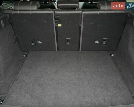 Сірий Ленд Ровер Рендж Ровер Велар, об'ємом двигуна 2 л та пробігом 157 тис. км за 34000 $, фото 16 на Automoto.ua