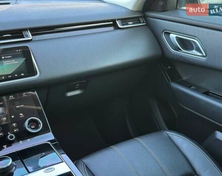 Серый Ленд Ровер Рендж Ровер Велар, объемом двигателя 2 л и пробегом 74 тыс. км за 33000 $, фото 24 на Automoto.ua