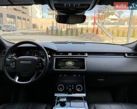 Сірий Ленд Ровер Рендж Ровер Велар, об'ємом двигуна 2 л та пробігом 92 тис. км за 32200 $, фото 16 на Automoto.ua