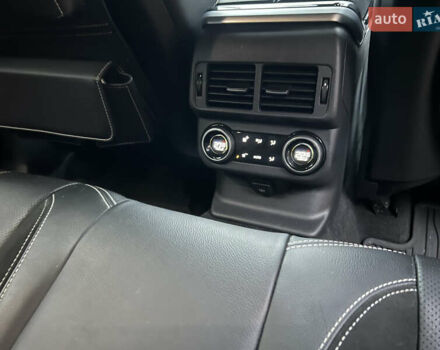 Сірий Ленд Ровер Рендж Ровер Велар, об'ємом двигуна 2 л та пробігом 70 тис. км за 45000 $, фото 19 на Automoto.ua