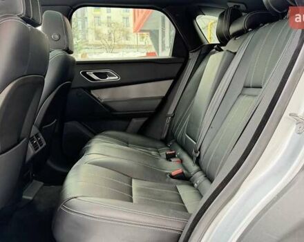 Серый Ленд Ровер Рендж Ровер Велар, объемом двигателя 2 л и пробегом 92 тыс. км за 32900 $, фото 12 на Automoto.ua