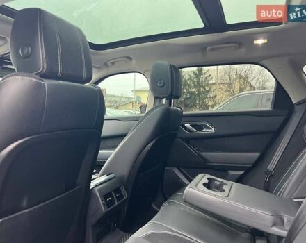 Серый Ленд Ровер Рендж Ровер Велар, объемом двигателя 2 л и пробегом 81 тыс. км за 39500 $, фото 25 на Automoto.ua