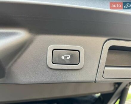 Серый Ленд Ровер Рендж Ровер Велар, объемом двигателя 3 л и пробегом 124 тыс. км за 53500 $, фото 27 на Automoto.ua