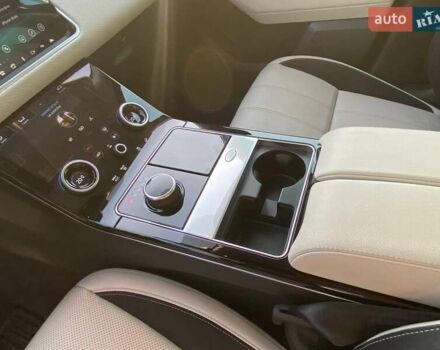 Серый Ленд Ровер Рендж Ровер Велар, объемом двигателя 2 л и пробегом 60 тыс. км за 33950 $, фото 18 на Automoto.ua