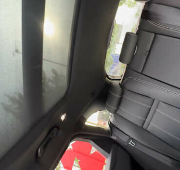 Сірий Ленд Ровер Рендж Ровер Велар, об'ємом двигуна 2 л та пробігом 77 тис. км за 57000 $, фото 11 на Automoto.ua