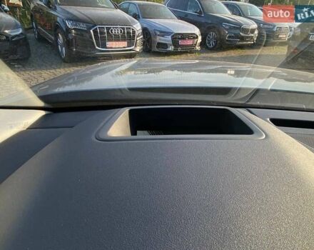 Серый Ленд Ровер Рендж Ровер Велар, объемом двигателя 2 л и пробегом 60 тыс. км за 33950 $, фото 15 на Automoto.ua