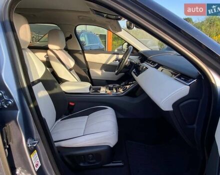 Серый Ленд Ровер Рендж Ровер Велар, объемом двигателя 2 л и пробегом 60 тыс. км за 33950 $, фото 25 на Automoto.ua